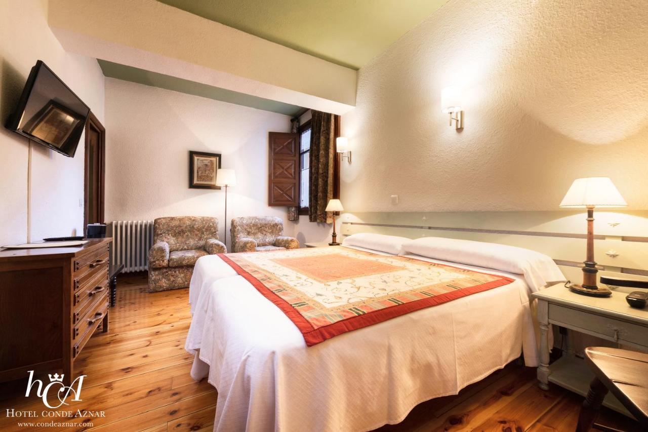 Conde Aznar Hotel Jaca Luaran gambar
