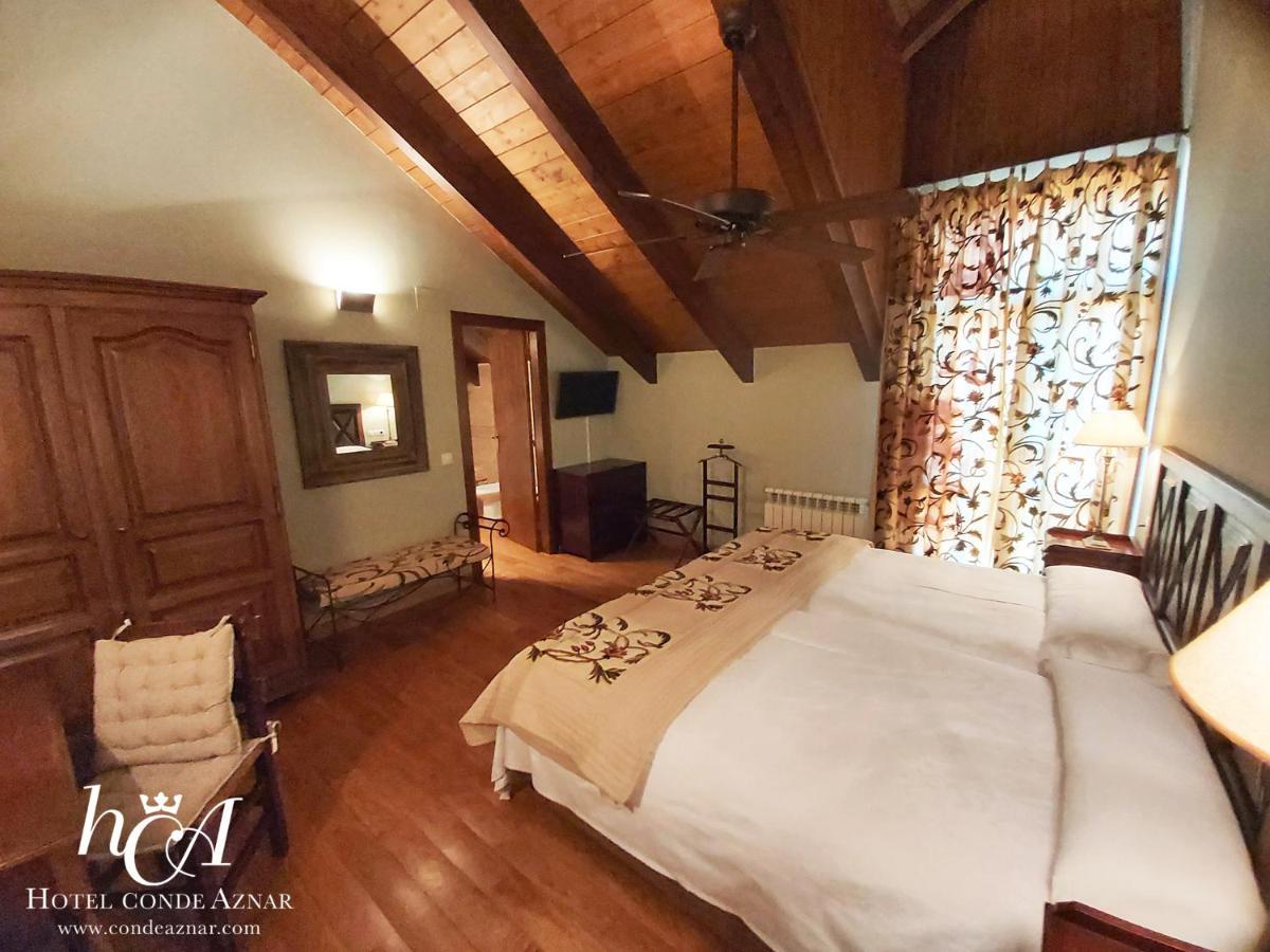Conde Aznar Hotel Jaca Luaran gambar