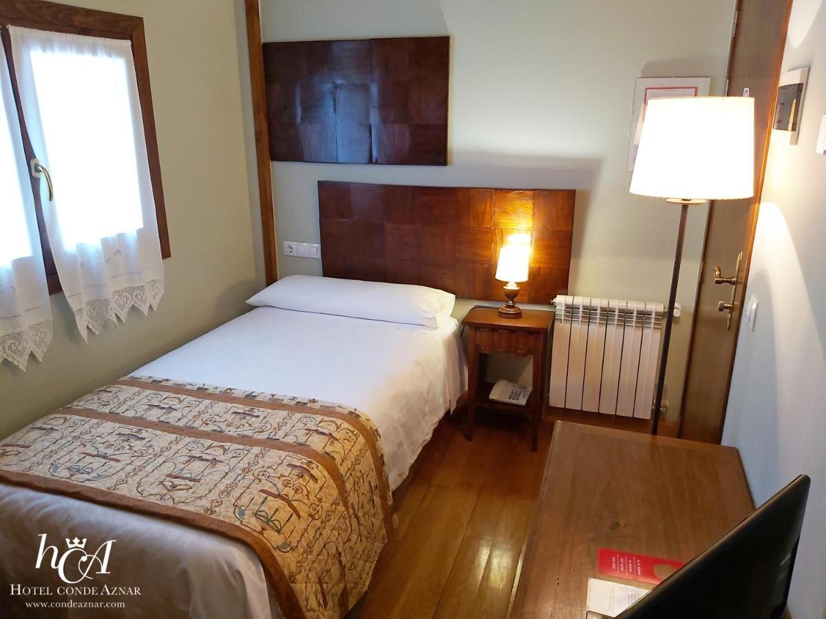 Conde Aznar Hotel Jaca Luaran gambar