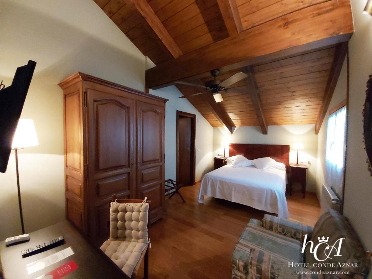Conde Aznar Hotel Jaca Luaran gambar