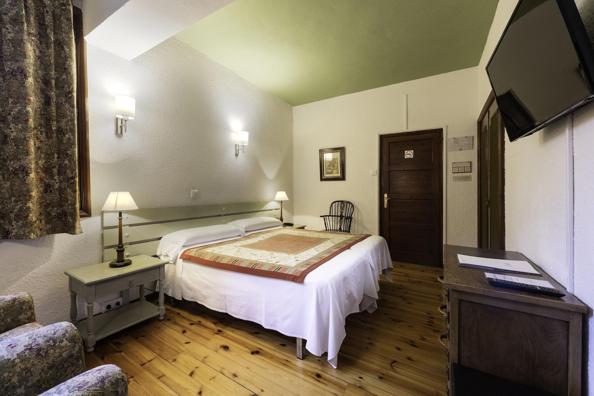 Conde Aznar Hotel Jaca Luaran gambar