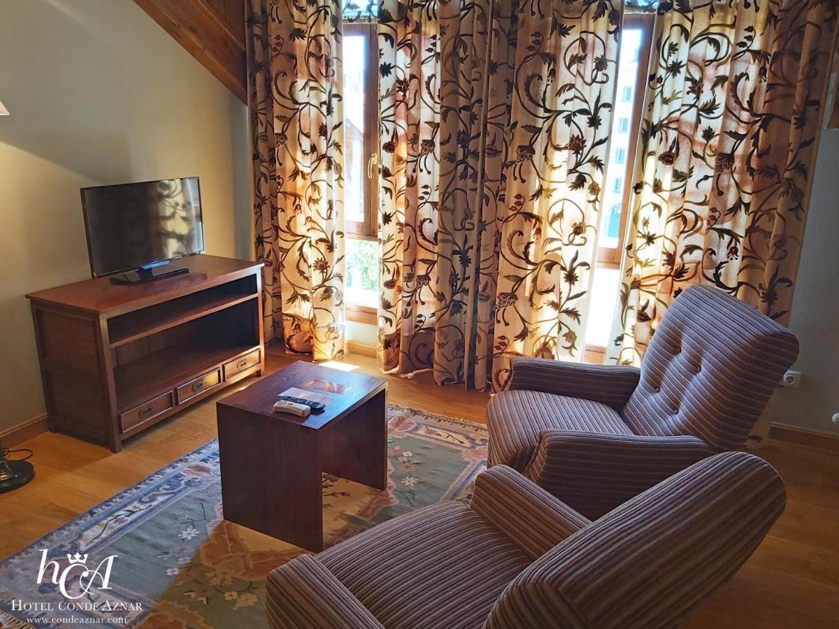 Conde Aznar Hotel Jaca Luaran gambar