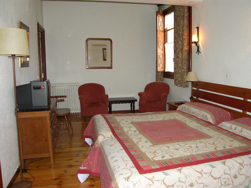 Conde Aznar Hotel Jaca Luaran gambar